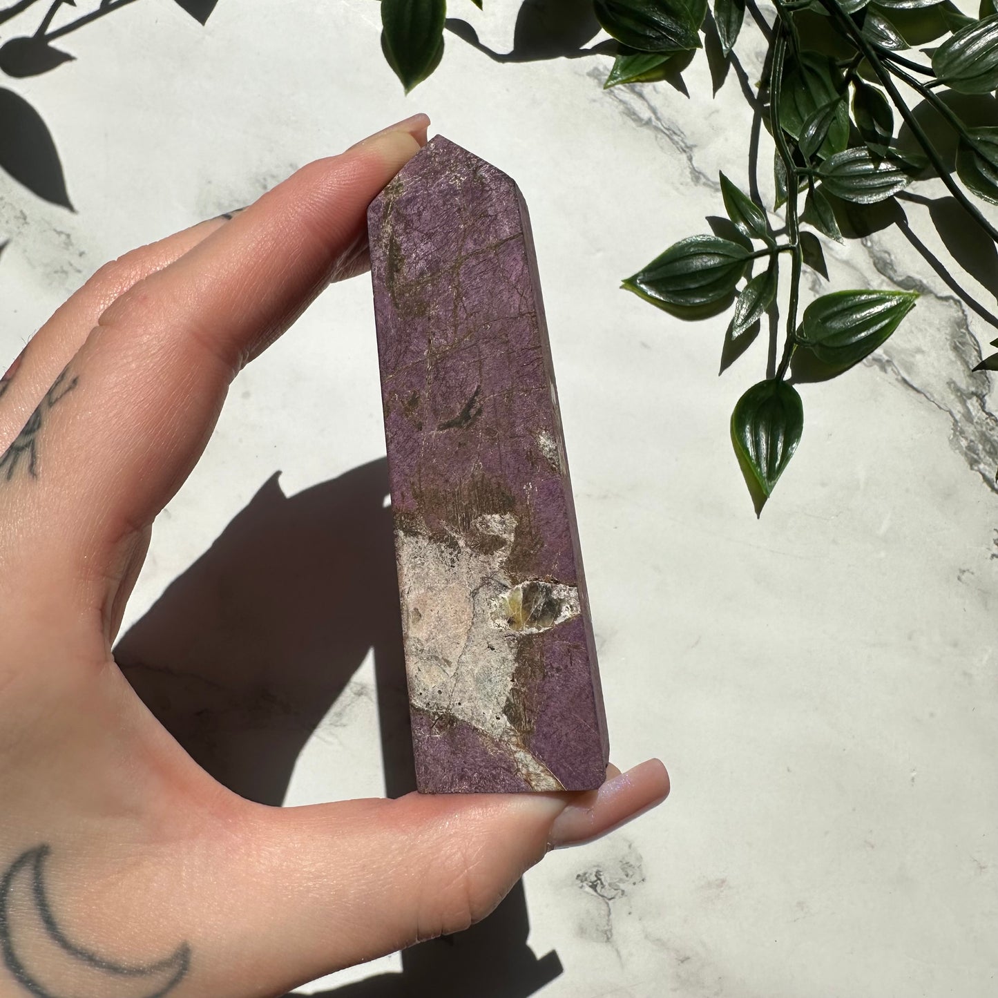 Obelisco in Purpurite